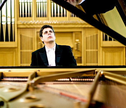 Javier Perianes speelt met het ONB in Bozar (Première)