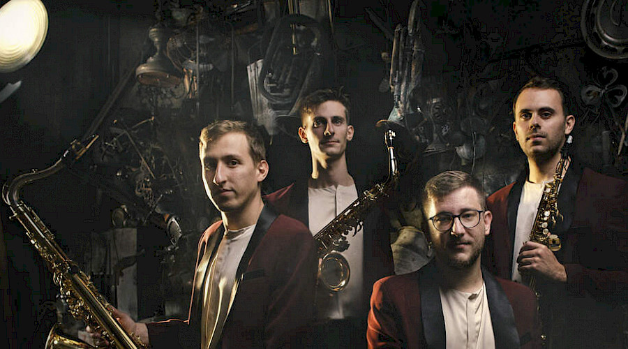 Vlaams Radiokoor & Kebyart Saxophone Quartet: Beyond Silence